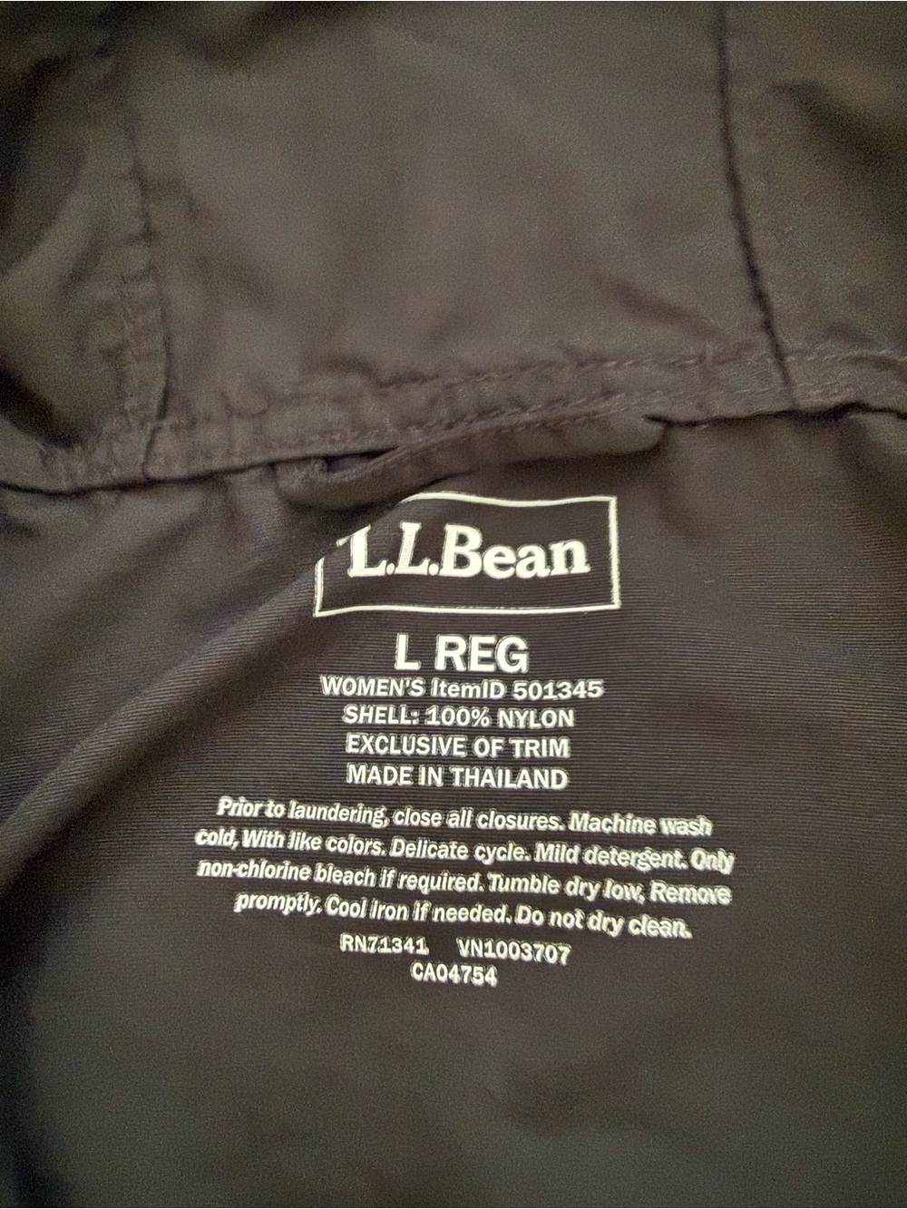 L.L.Bean Black Women's Nylon Shell Jacket - Picture 2 of 3